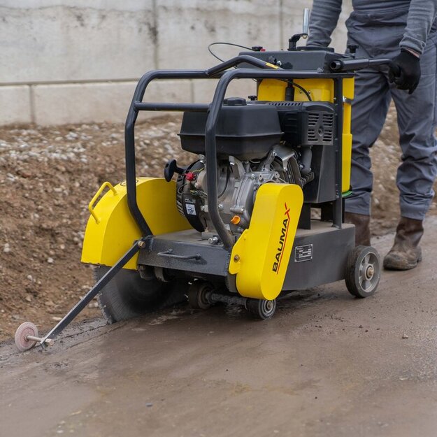 Baumax asfalto, betono pjaustyklė BS45