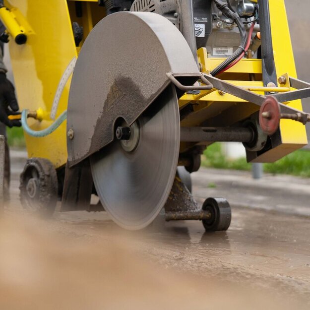 Baumax asfalto, betono pjaustyklė BS50E-E-Start