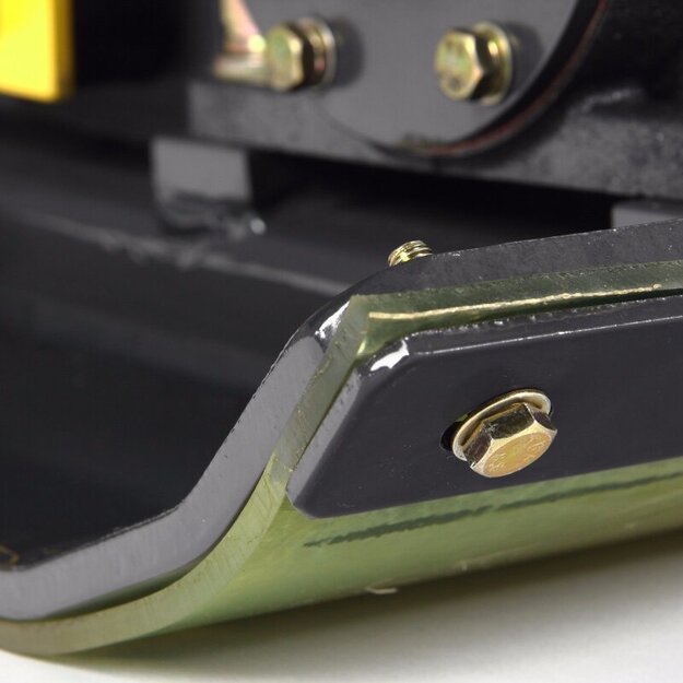 Baumax Vibroplokštė 104 kg VP16/46P